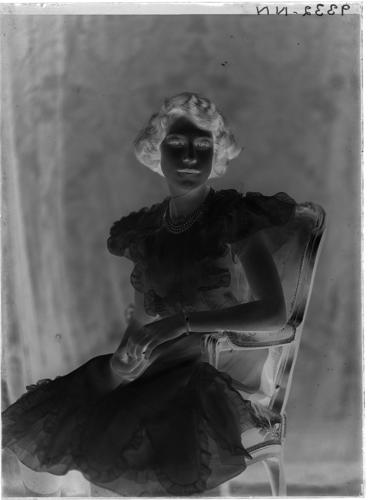HM Queen Elizabeth II (b. 1926), when Princess, 20 December 1938