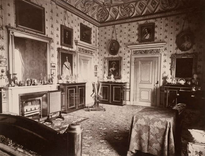 The Queen's Bedroom, Buckingham Palace The Queen's Bedroom, Buckingham Palace