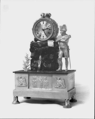 Mantel clock