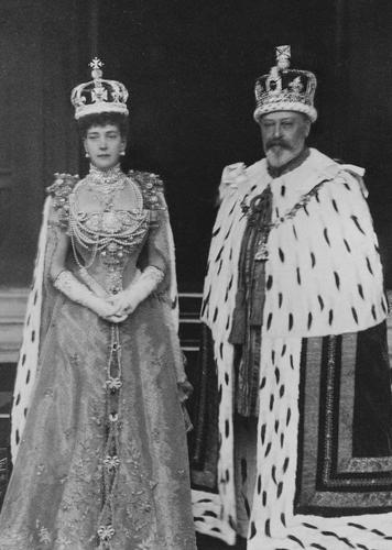 King Edward VII and Queen Alexandra in coronation robes, 9 August 1902