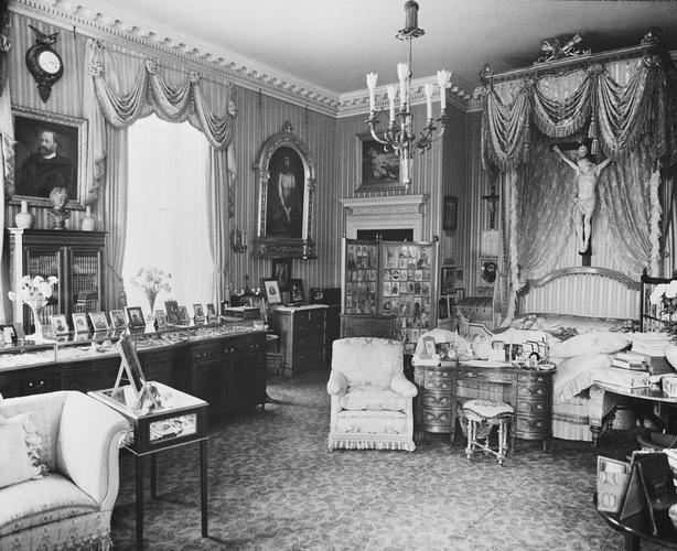 Queen Alexandra's Bedroom, Marlborough House [Marlborough House, 1912]