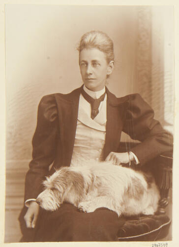 Mrs. A. Knollys. [Album: Photographic Portraits, vol. 7/65 1892-1898]
