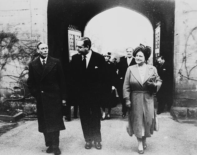 King George VI and Queen Elizabeth visit Warwick Castle King George VI and Queen Elizabeth visit Warwick Castle