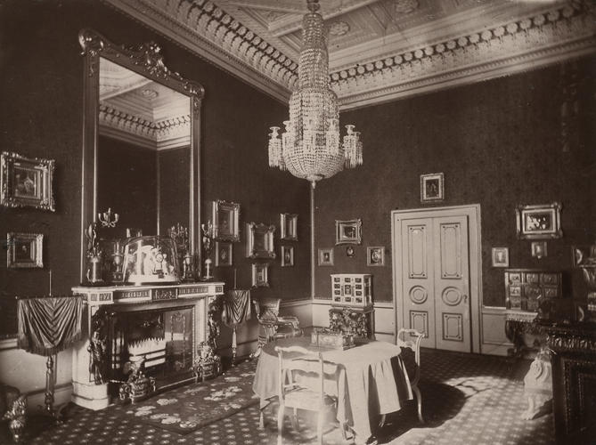 The Queen's Closet or Queen's State Audience Room, Buckingham Palace