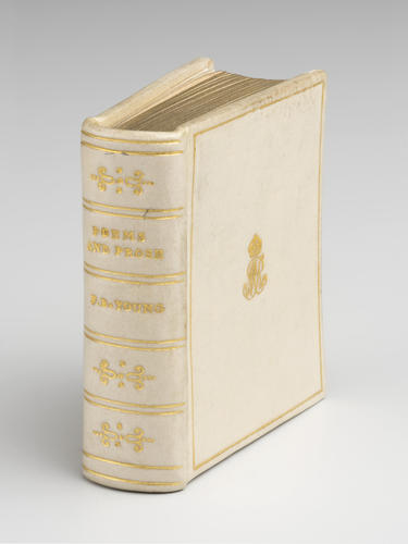 Extracts from the works in prose and verse / of Francis Brett Young Extracts from the works in prose and verse / of Francis Brett Young