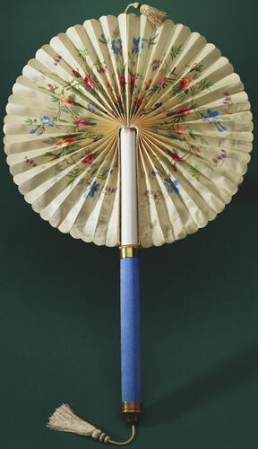 Silk cockade fan