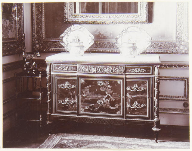 China in the Queen's Sitting Room, no. 214