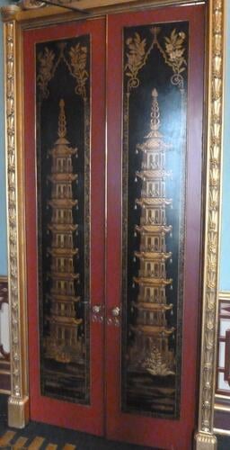 Overdoor and double doors Overdoor and double doors