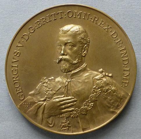 Medal commemorating the opening of the First Parliament of the Union of South Africa Medal commemorating the opening of the First Parliament of the Union of South Africa