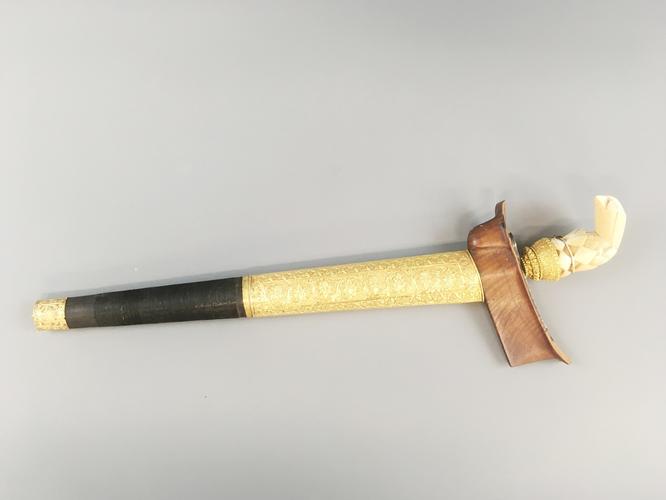Dagger (kris) and sheath Dagger (kris) and sheath