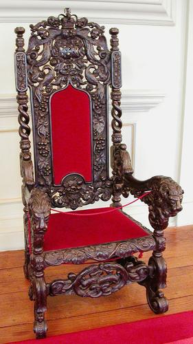 Throne chair
