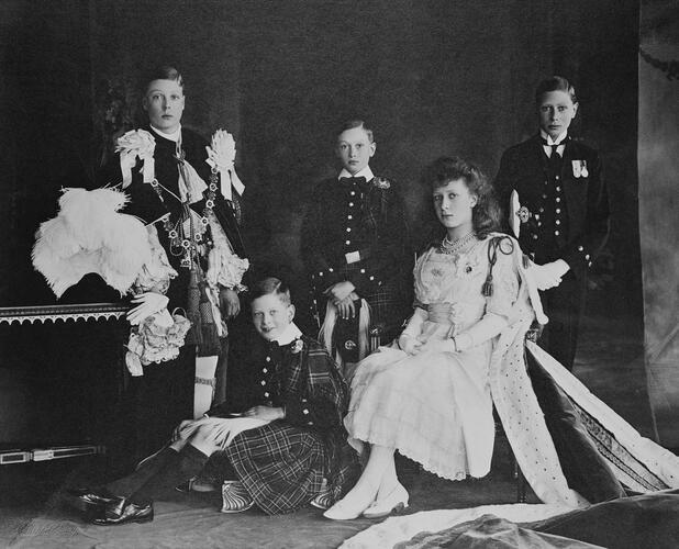 Family group portrait, 1911 Family group portrait, 1911