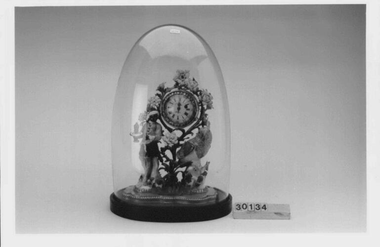 Mantel clock