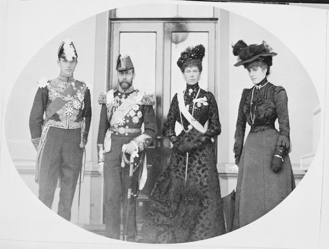 Photograph of the Duke and Duchess of Cornwall and York with Lord and Lady Hopetoun, Melbourne, 9 May 1901