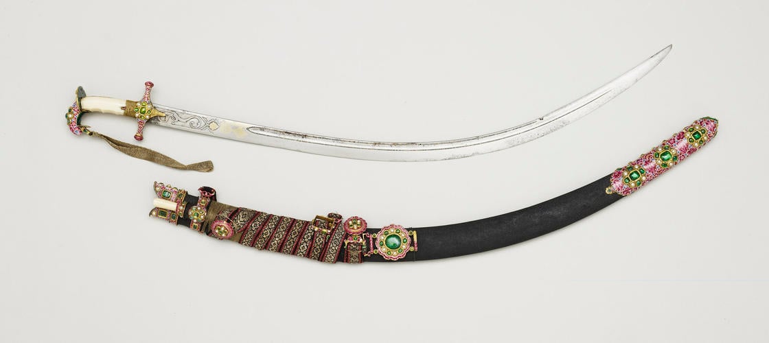 Shamshir (sabre), scabbard, bi-knife and sword belt