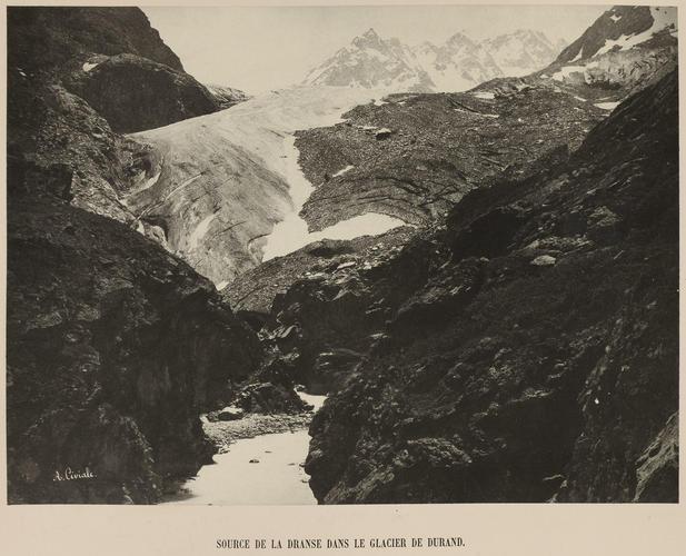 Source de la Dranse dans le glacier de Durand