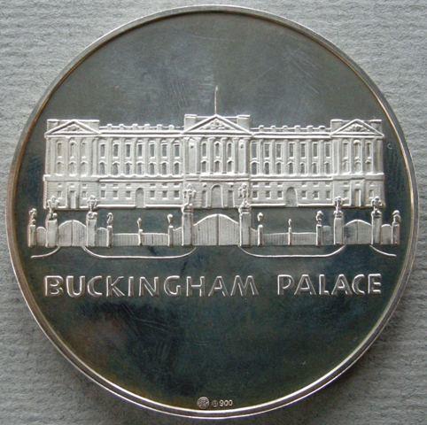 Austria. Medal depicting Buckingham Palace Austria. Medal depicting Buckingham Palace