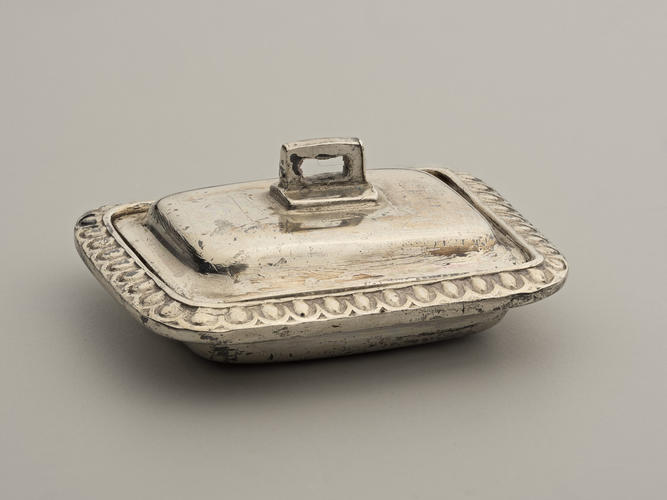 Master: Set of serving dishes Master: Set of serving dishes