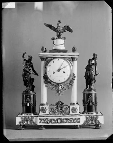 Glass plate negative of a clock