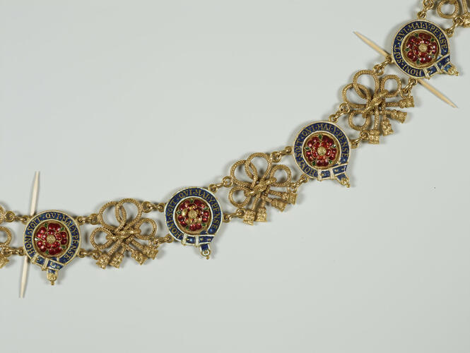 Master: Order of the Garter: Collar with Great George
Item: Order of the Garter: Great George with Collar Badge