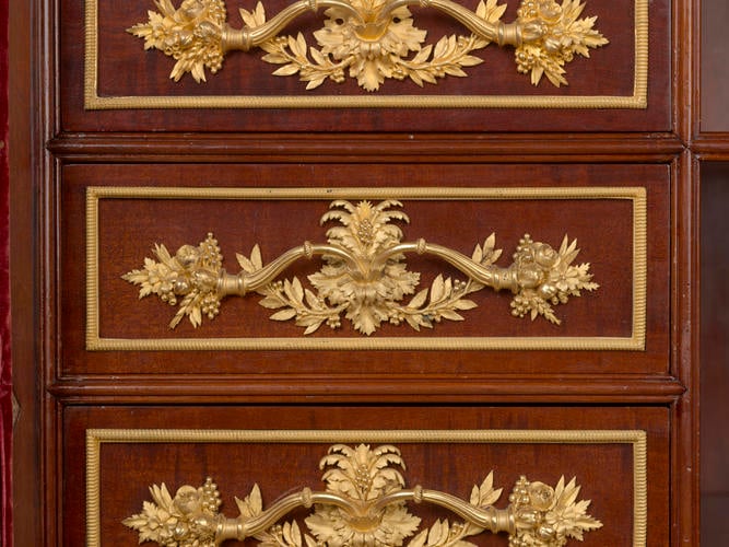 Jewel Cabinet