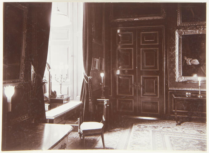 Queen's Closet, June 1905 Queen's Closet, June 1905