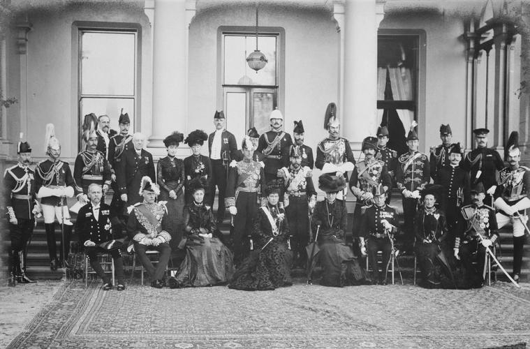 Group photograph taken outside Government House, Melbourne, 9 May 1901