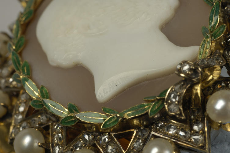 Bracelet with a cameo of Adolphus Frederick, Duke of Cambridge