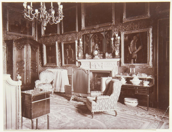 Queen's Closet, June 1905 Queen's Closet, June 1905