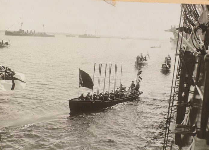 Tug boat in the Bay of Reval, 1908