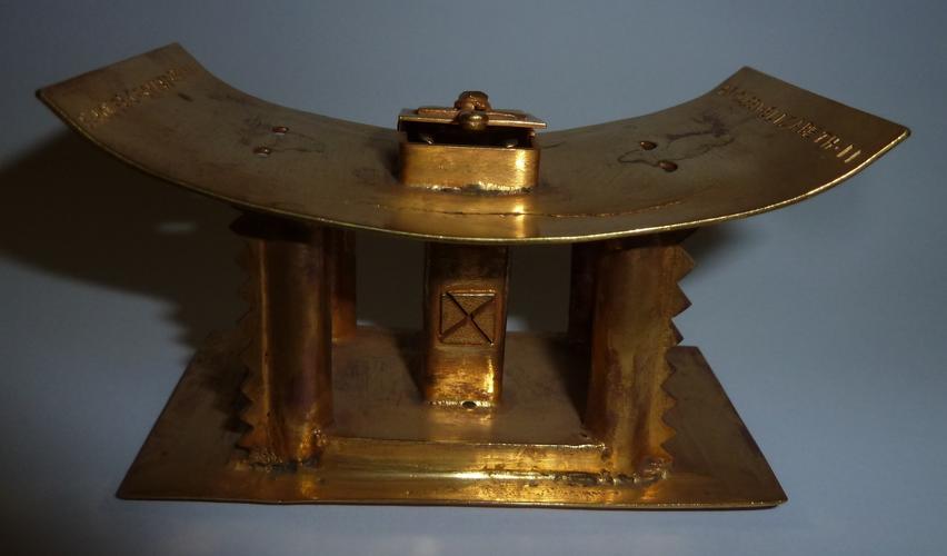 Model stool