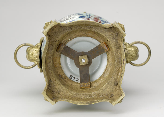 Vase with mounts Vase with mounts
