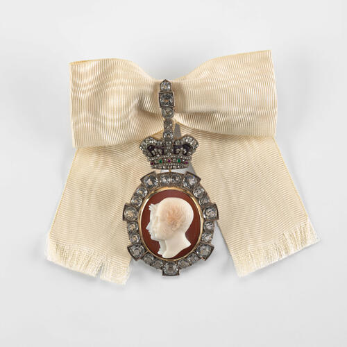 Royal Order of Victoria and Albert: Queen Victoria's badge