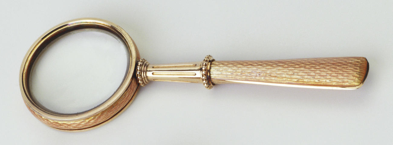 Miniature magnifying glass