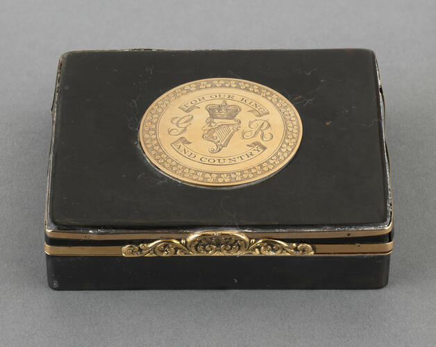 Snuff box