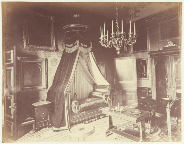 Queen's Closet. Anno 1880 Queen's Closet. Anno 1880