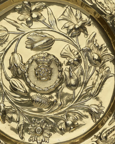 Master: Pair of altar dishes Master: Pair of altar dishes