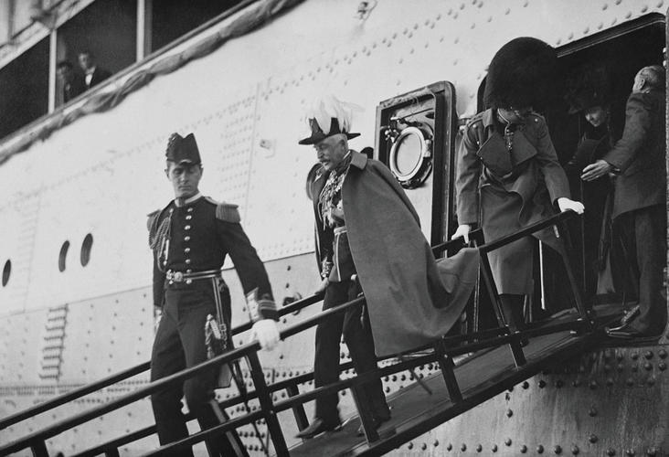 The Duke of Connaught and party arriving in Canada, October 1911