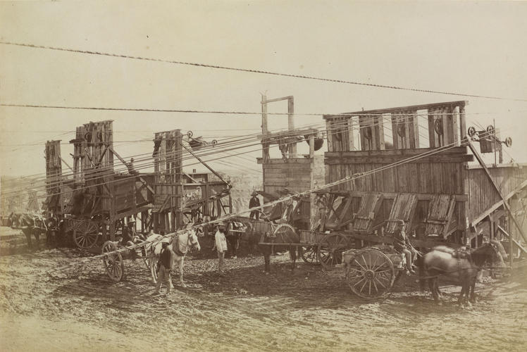 Machinery used to hoist and wash diamond soil at a mine in Griqualand-West Machinery used to hoist and wash diamond soil at a mine in Griqualand-West
