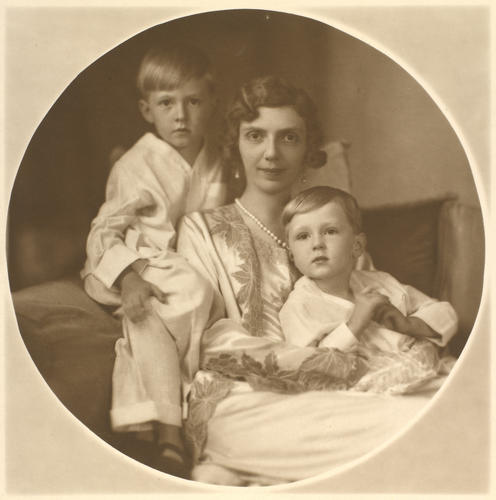 Princess Mafalda of Savoy (1902-44), with her sons Prince Moritz (1926-2013) and Prince Henrich (1927-99) Princess Mafalda of Savoy (1902-44), with her sons Prince Moritz (1926-2013) and Prince Henrich (1927-99)