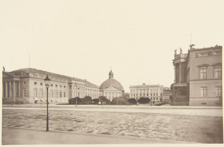 Blick auf Operaplatz und Hedwigs-Kirche [View of the Operaplatz and Hedwigs-Kirche, Ein Kaiserheim]