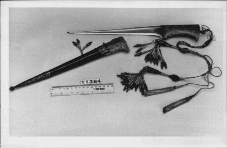 Dagger (pesh-kabz) and scabbard Dagger (pesh-kabz) and scabbard