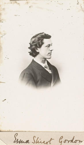 Esme Stuart Gordon. [Photographs, English Portraits. Volume 70. ]
