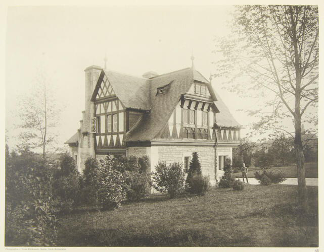 Pförtnerhaus. [Schloss Friedrichshof: Gate House]
