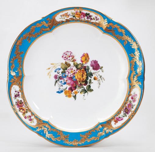 Plats pour les servir (Set of trays)