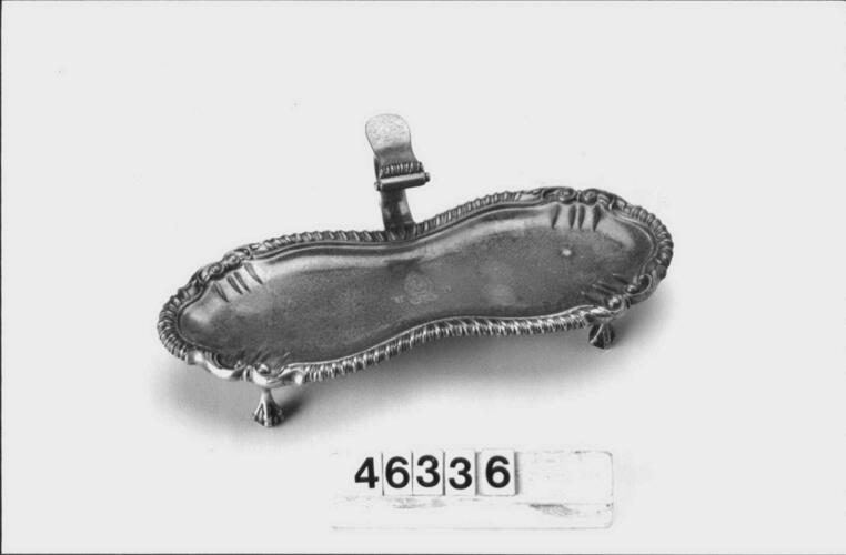 Snuffer tray Snuffer tray