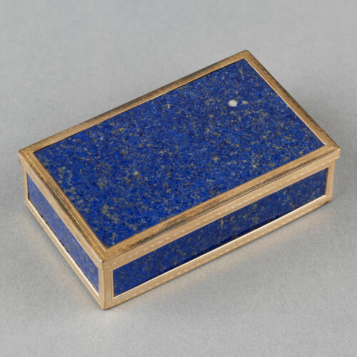 Snuff box