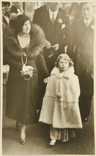 Princess Elizabeth with her parents at Balcombe, 1931