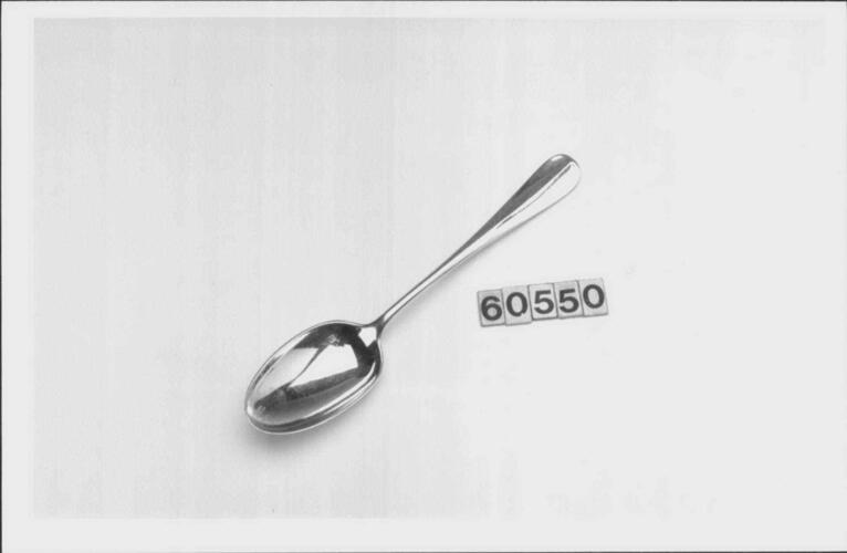 Set of dessert spoons Set of dessert spoons