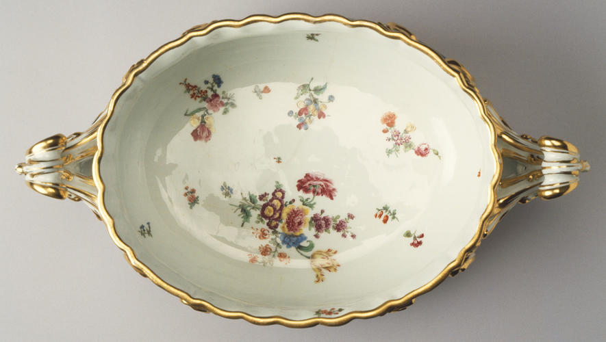 Master: Large and small tureens with covers (from the Mecklenburg Service)
Item: The Mecklenburg Service Master: Large and small tureens with covers (from the Mecklenburg Service)
Item: The Mecklenburg Service